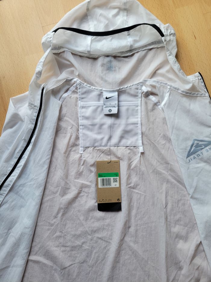 Veste Nike Trail Running Blanche - photo numéro 3