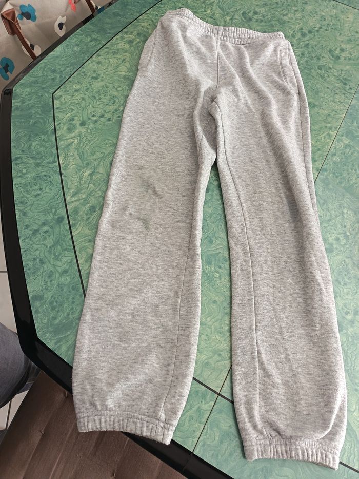 Lot de taille 10 ans avec un bas de jogging et un polo - photo numéro 7