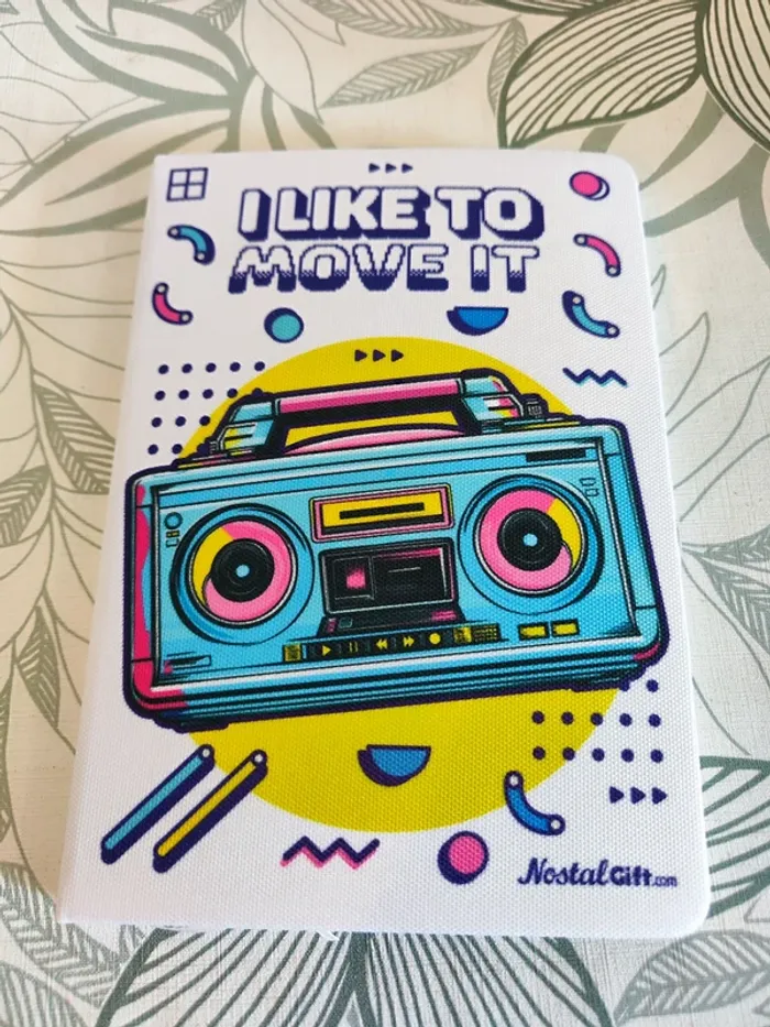 Carnet A5 100 pages au design boombox des années 2000