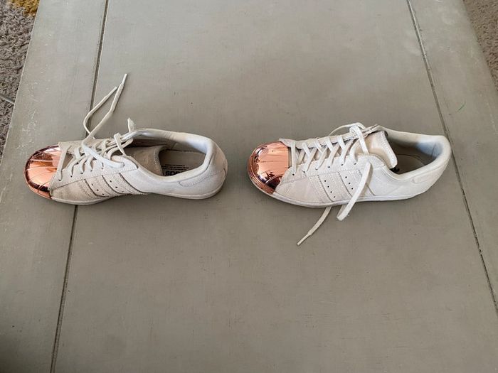 Baskets Adidas Superstar taille 36,5 blanche crème et rose - photo numéro 12