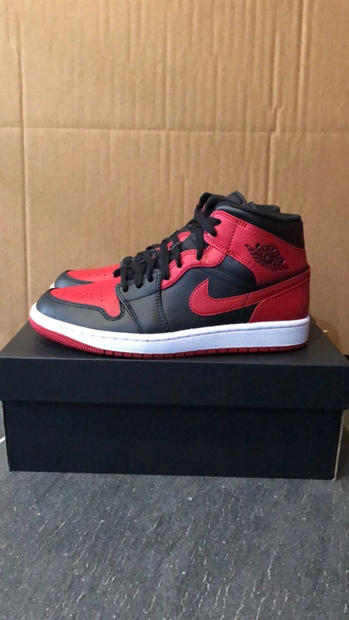 Air Jordan 1 Mid Banned - photo numéro 4