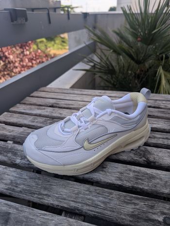 Sneakers Nike Air Max Bliss Next Nature baskets taille 40 femme