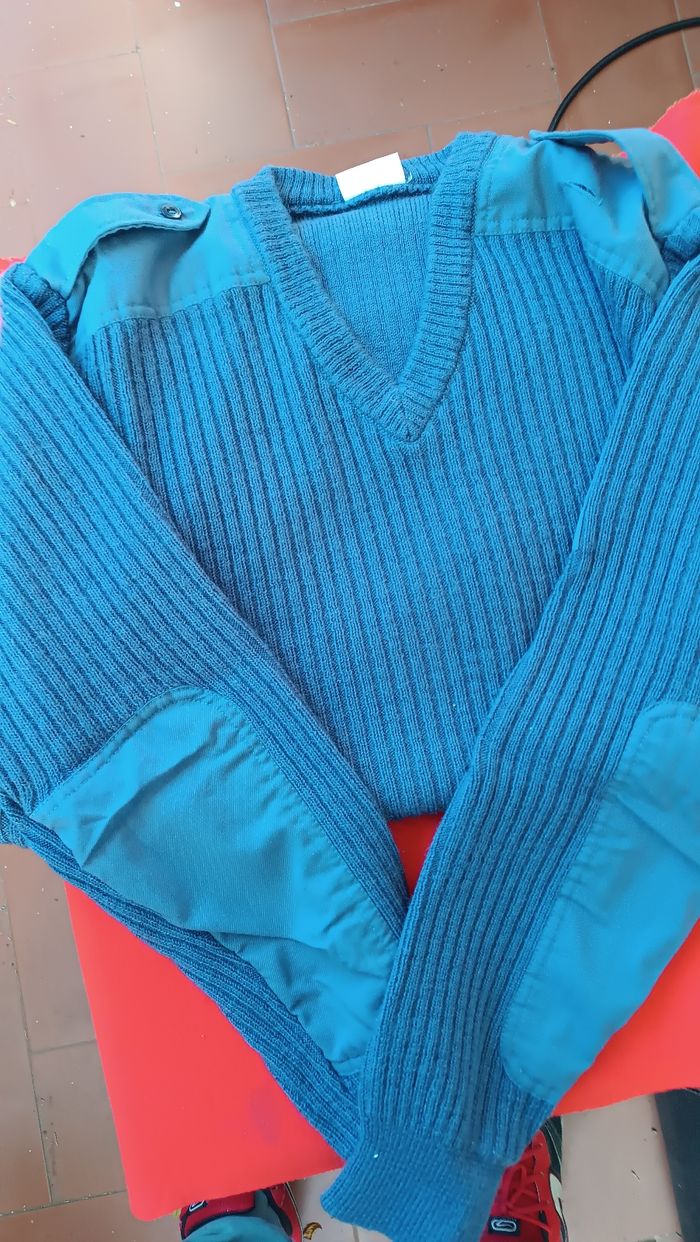 Pull  col v 100 % laine taille l - photo numéro 2
