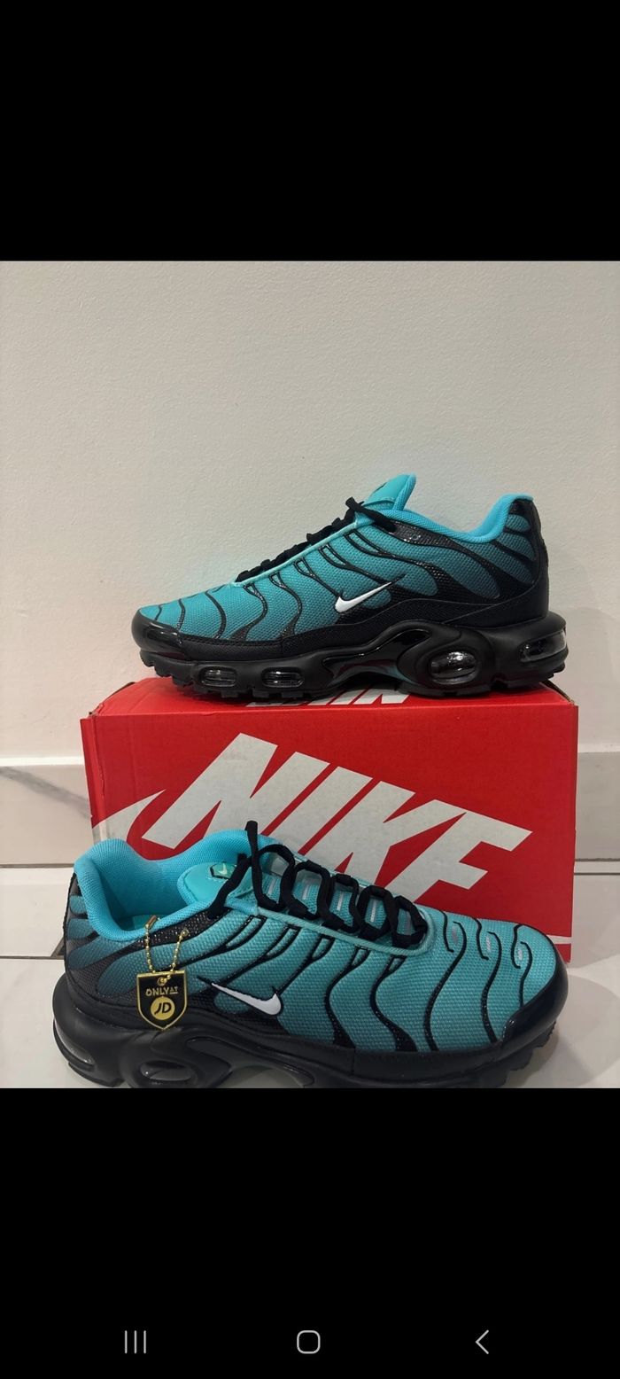 TN Nike air max plus / Black - water / Green - White - photo numéro 2