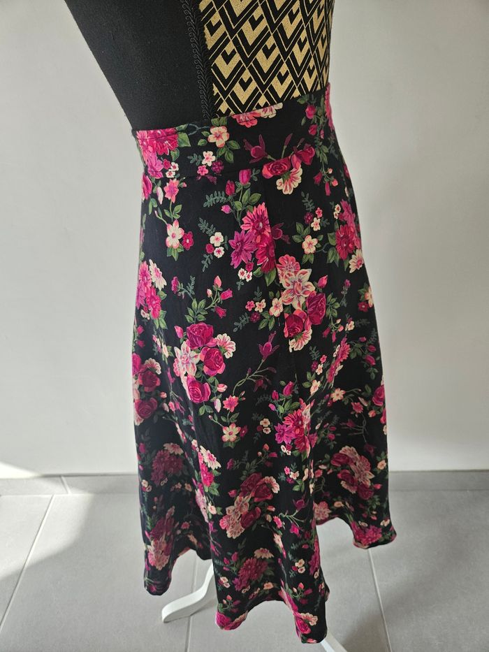 Jupe fleurie - H&M - Taille 34 - photo numéro 2
