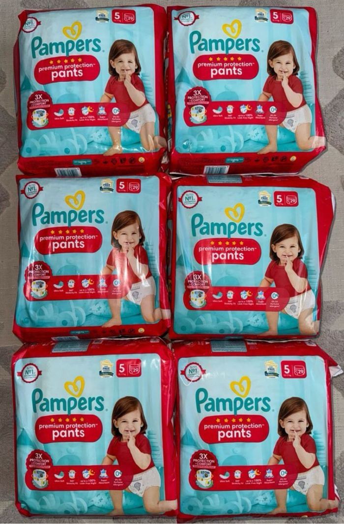 6 paquets de couches taille 5