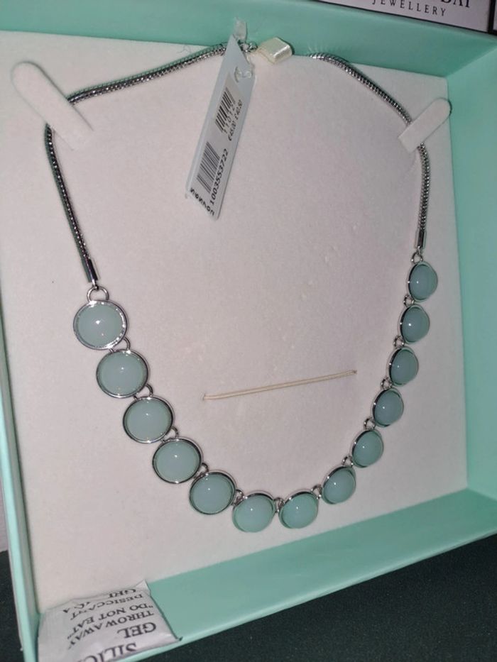 Collier argenté pierres style perles turquoises knight & day jewellery neuf coffret - photo numéro 2