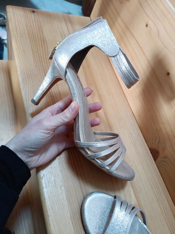 Jolie chaussure femme - photo numéro 5