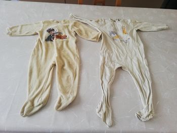 Lot 2 pijama 18 et 24 mois marques diverses