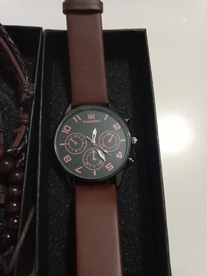 Montre a quartz ronde 3 bracelets - photo numéro 2