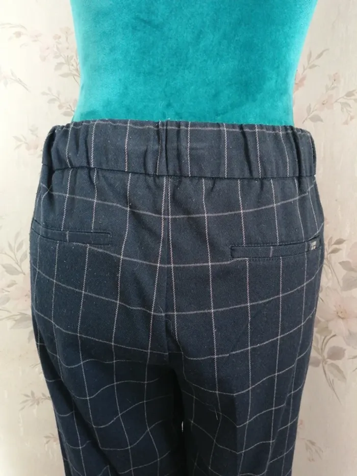 Pantalon noir droit à carreaux avec lignes beiges élastique à la taille et lien / teddy Smith / (38) - photo numéro 7