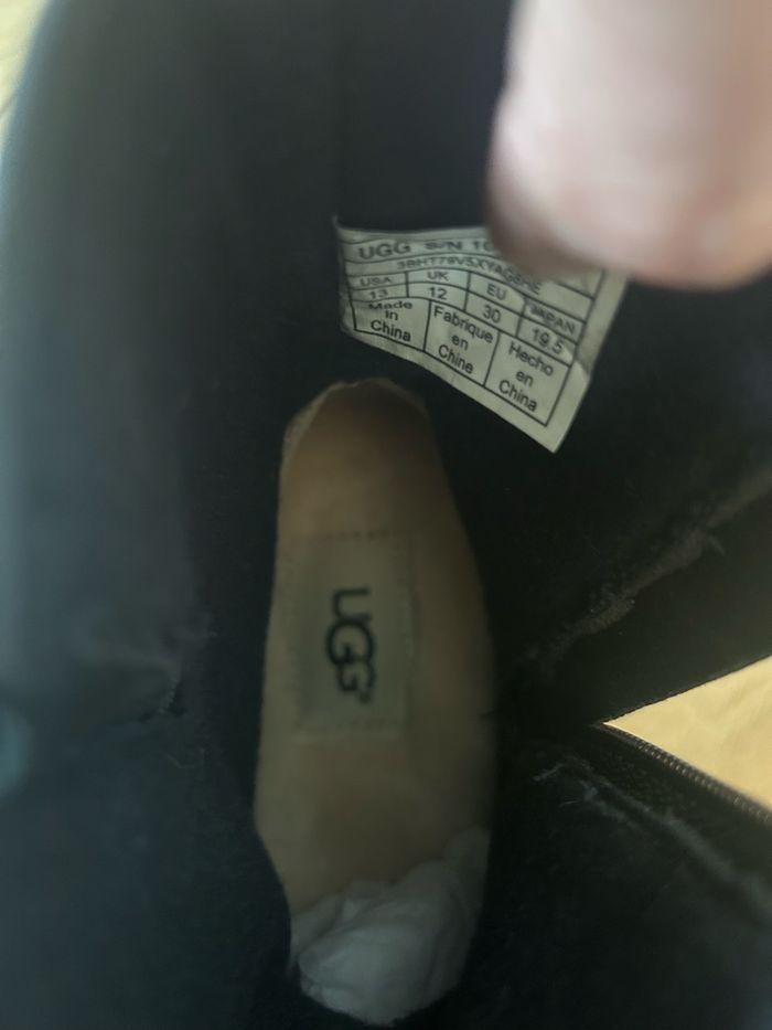 Boots UGG chaude et wateristant taille 30 neuve - photo numéro 4
