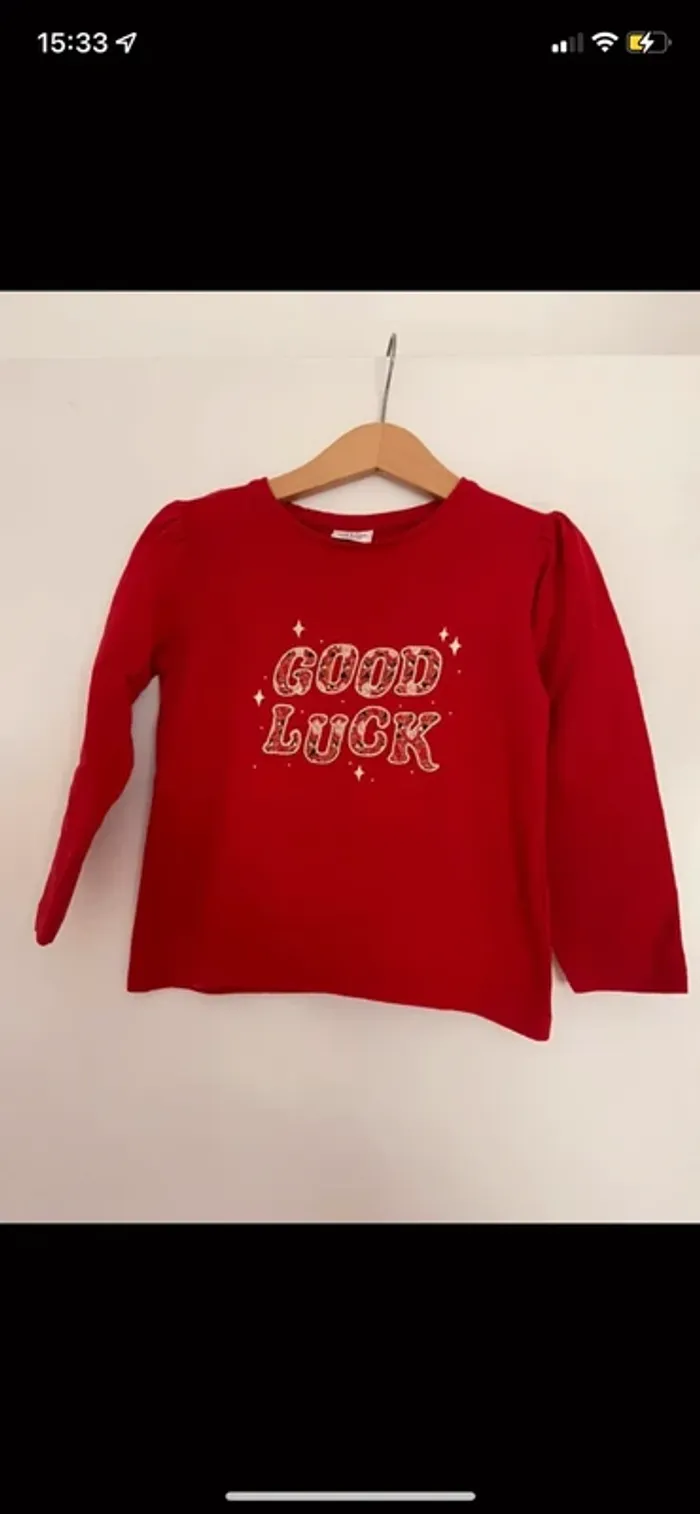 T-shirt .