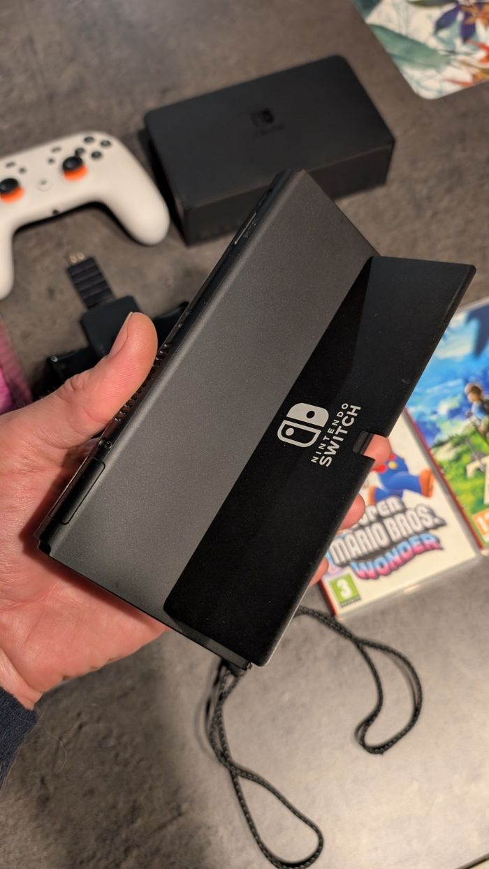 Nintendo Switch oled neuve - photo numéro 7