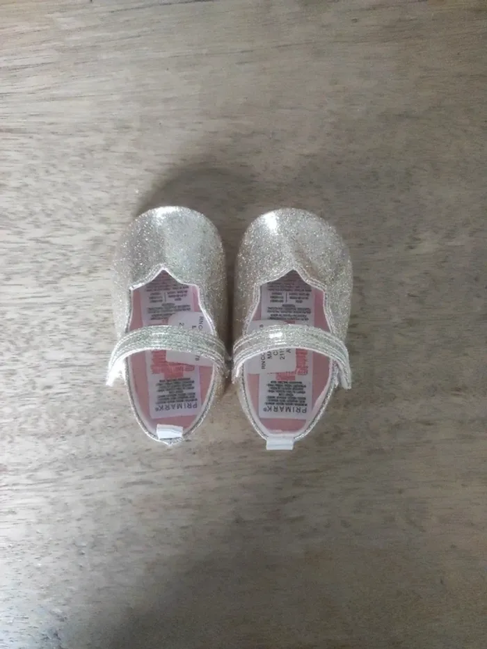 Chaussures bébé 3-6 mois - photo numéro 4