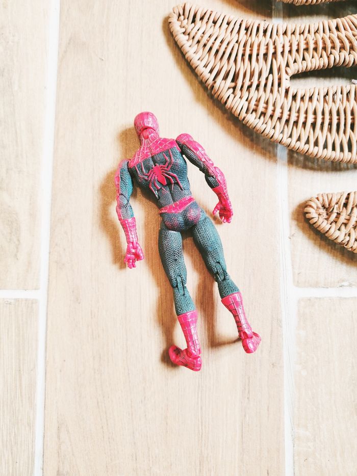 🦟 Spider-man figurine Avengers marvel super poseable année 2004 marque Toy biz - photo numéro 5