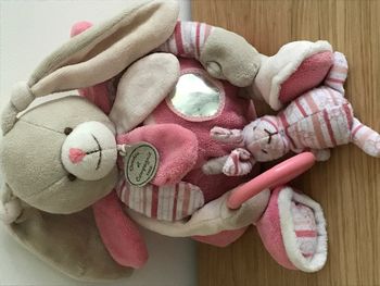 DOUDOU ET PELUCHES