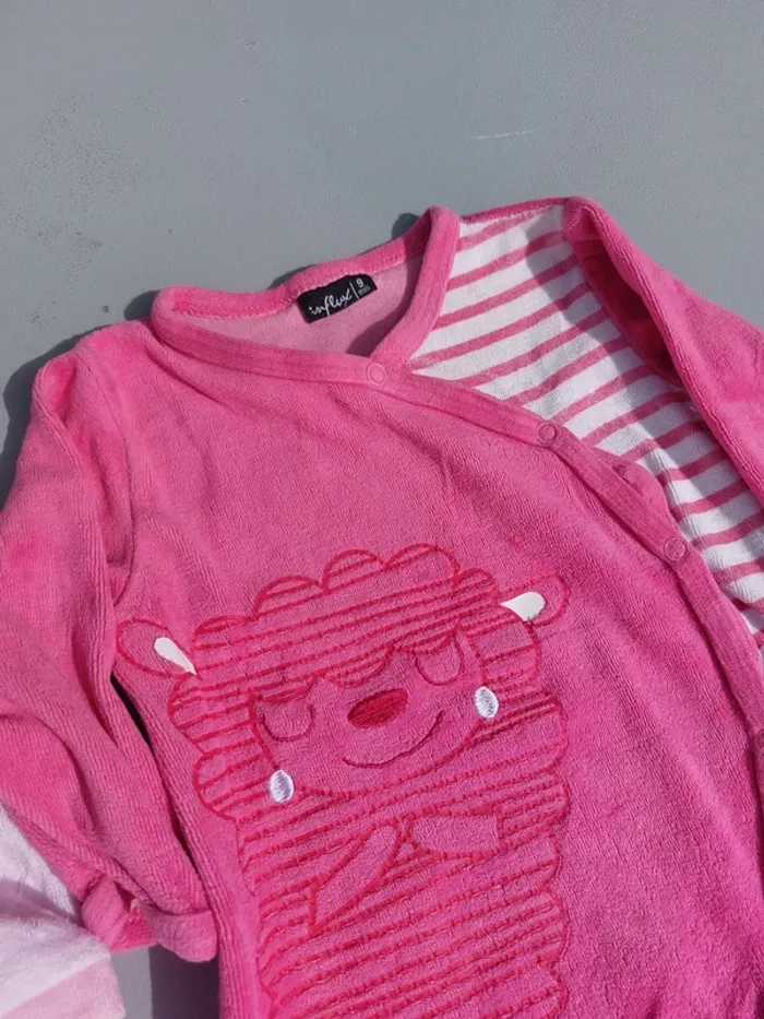 Lot 2 pyjamas grenouillères velours 9 mois - photo numéro 2