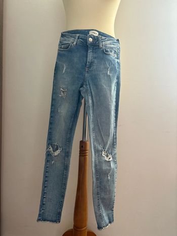 Jean à trous femme taille 30 de marque Only
