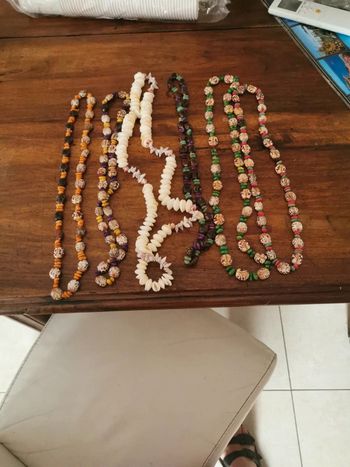 Lot de 6 colliers fantaisie coquillages et graines