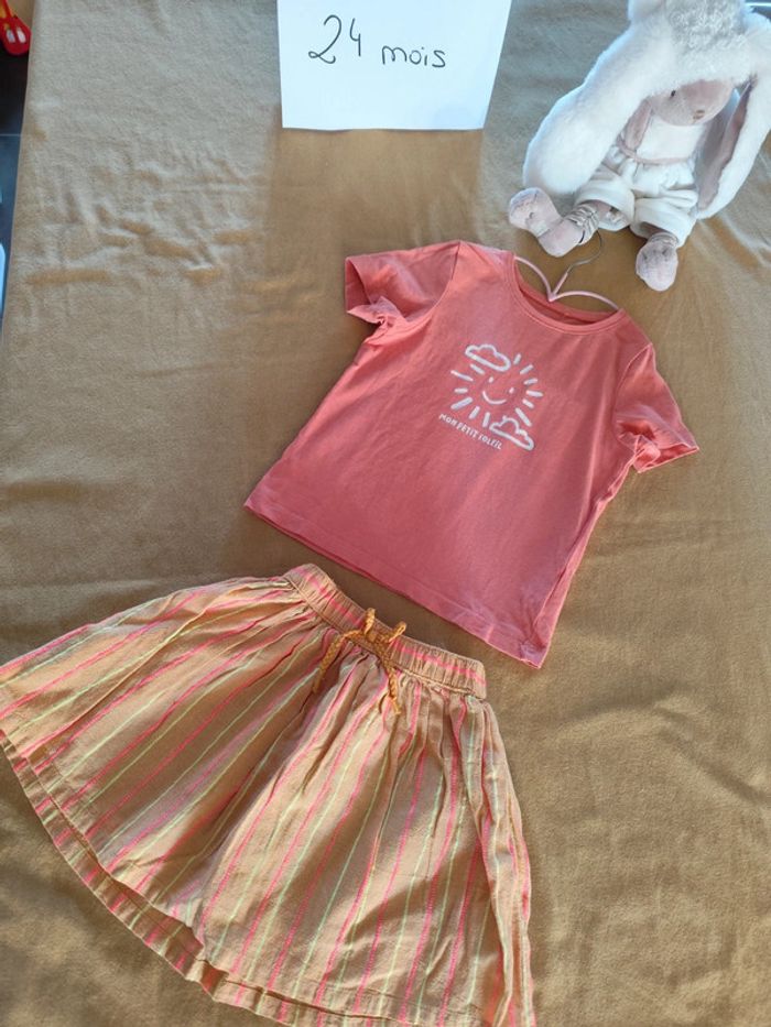Ensemble 2 pièces T-shirt jupe 24 mois