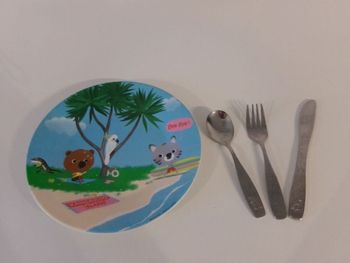 Assiette et couverts enfant
