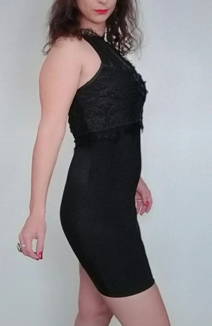 Robe de soirée dentelle et voile taille M/L - photo numéro 7