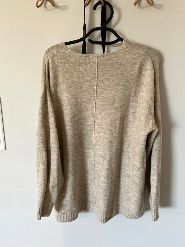 Pull col V beige gris - photo numéro 4