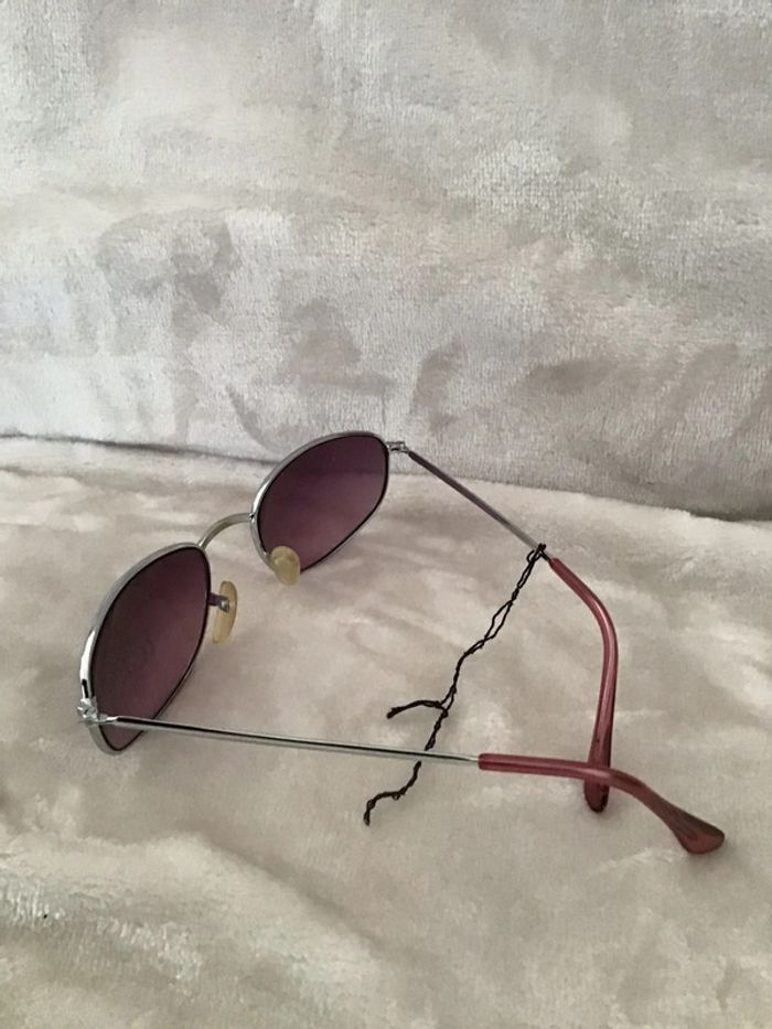Jolies lunettes de soleil vintage - photo numéro 3