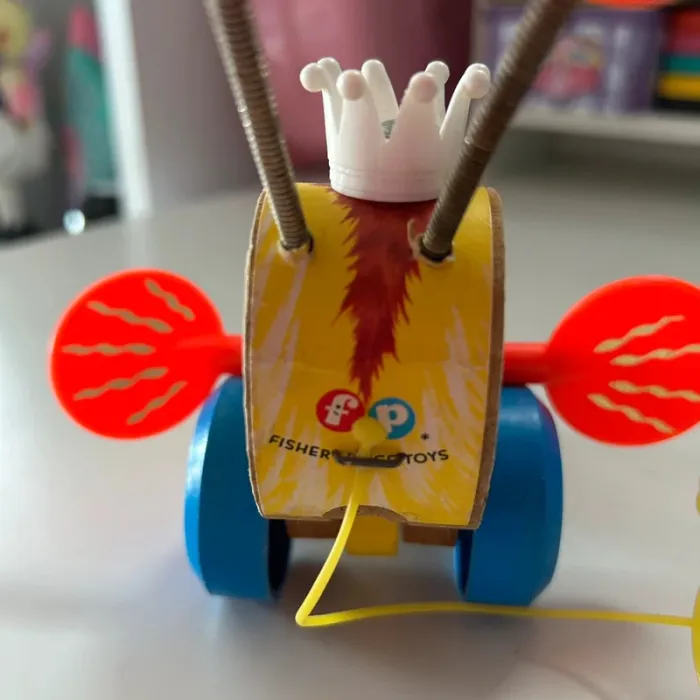 Queen buzzy abeille fisher price vintage - photo numéro 7