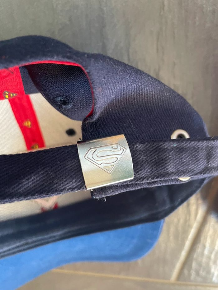 Lot 2 Casquettes DC comics neuves - photo numéro 5