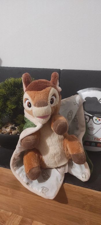 doudou peluche bambi disney couverture  nicotoy vert beige marron faon Blanc