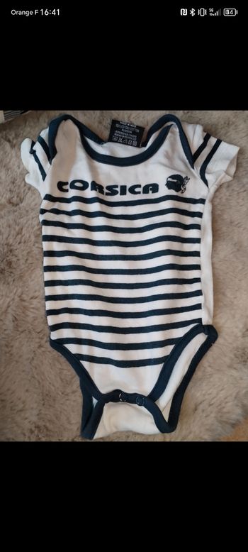 Bodie manche courte -6 mois