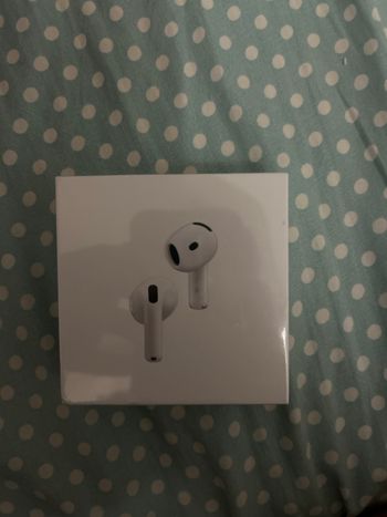AirPods 4