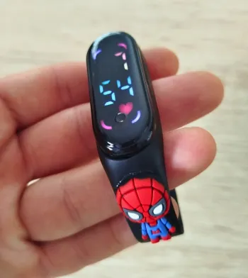 Montre enfant Spiderman – Bracelet LED tactile étanche, sport et mode, horloge digitale garçon