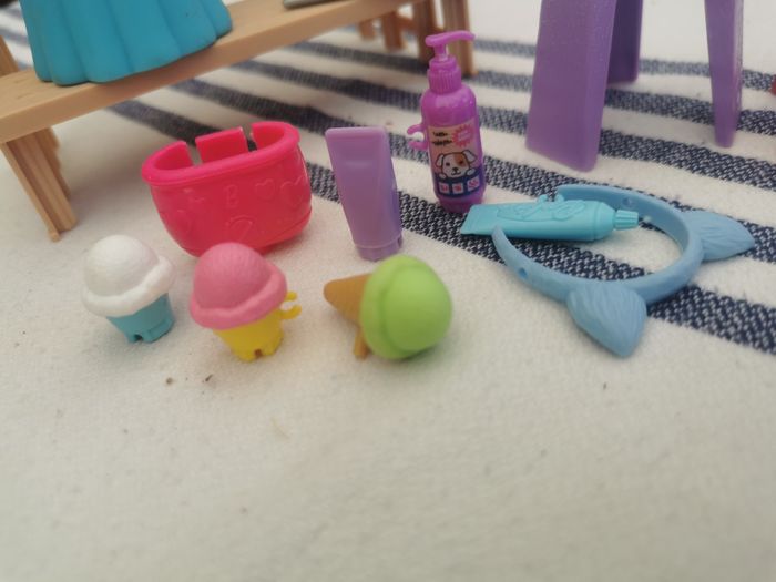 Lot de 17 objets accessoires jouets Barbie et autres poupées. - photo numéro 6