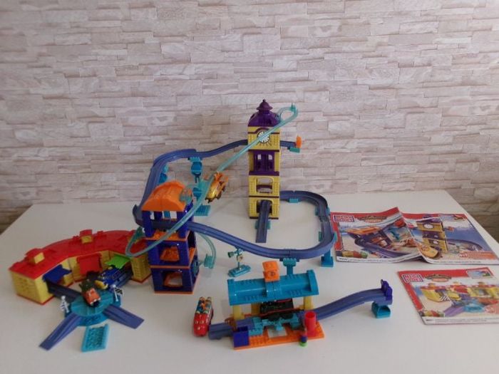 Circuit de train - Gare - Garage- Chuggington - Méga Bloks