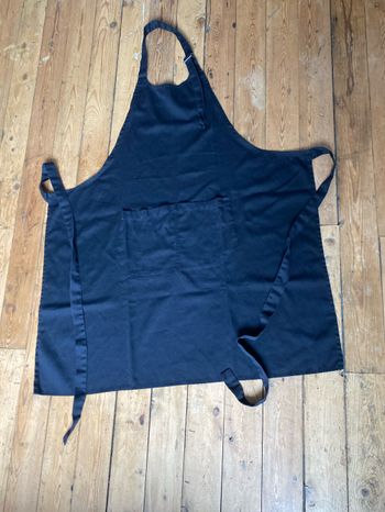 Tablier noir de cuisine avec poche