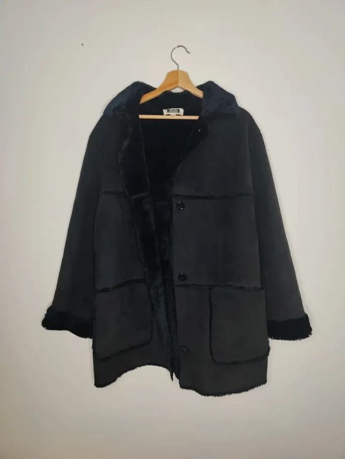 Manteau vintage PierBé effet peau retournée T.42