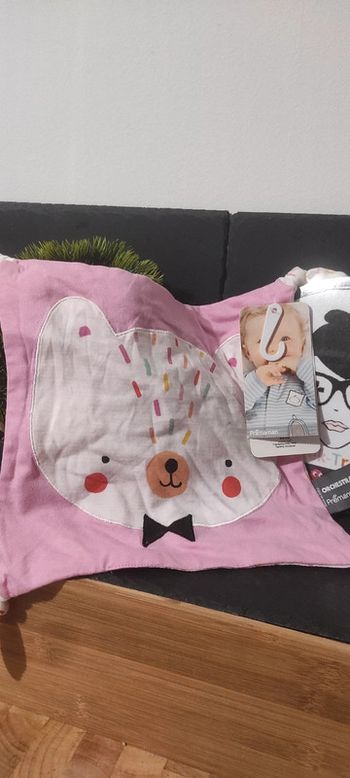 doudous plat blanc confettis multicolore ours orchestra noeud papillon rose premaman