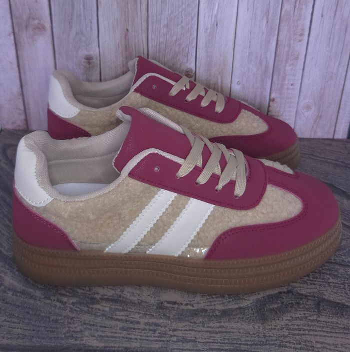 Baskets femmes bordeaux beige moumoute tendances - Taille 38 - NEUVES 🌟 - photo numéro 2