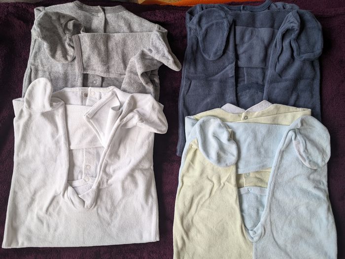 Lot de 4 pyjamas une pièce 18 mois - photo numéro 5