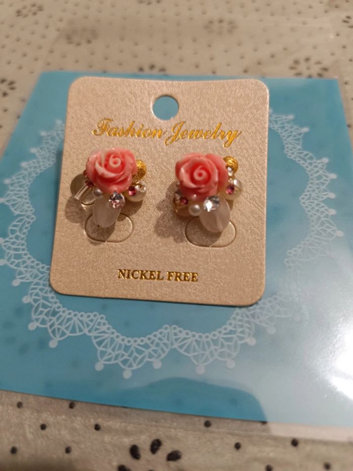 Boucles d'oreilles fantaisie rose