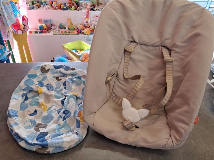 Chaise haute évolutive stokke tripp trapp avec baby set.  New born set  et housse - photo numéro 3