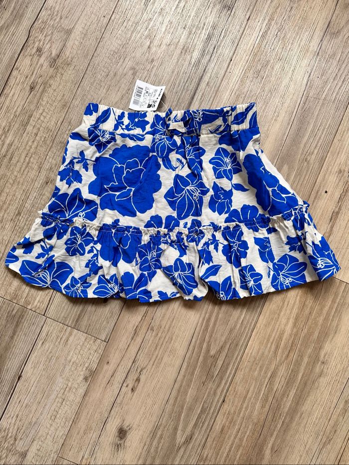 Jupe d’été à fleurs bleu et blanc kiabi 5 ans - photo numéro 2