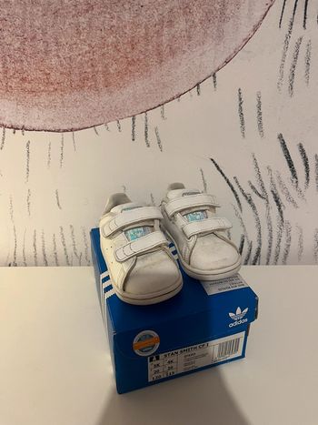 Stan Smith blanche et argenté taille 20