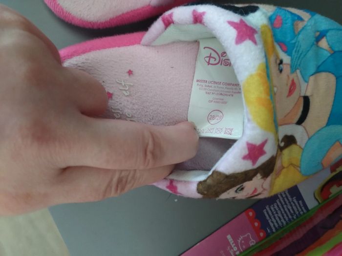 Chaussons princesses Disney - photo numéro 2