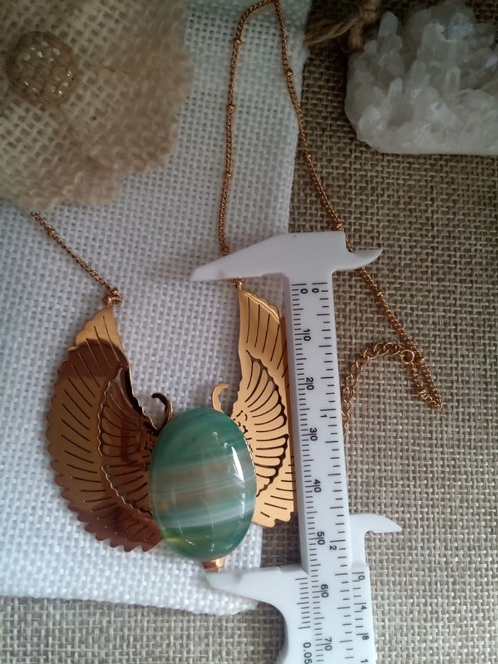 Collier grand scarabée ailé avec pierre d'agate verte naturelle - photo numéro 4