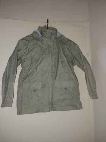 K-way fille Domyos Decathlon 
taille 10 ans