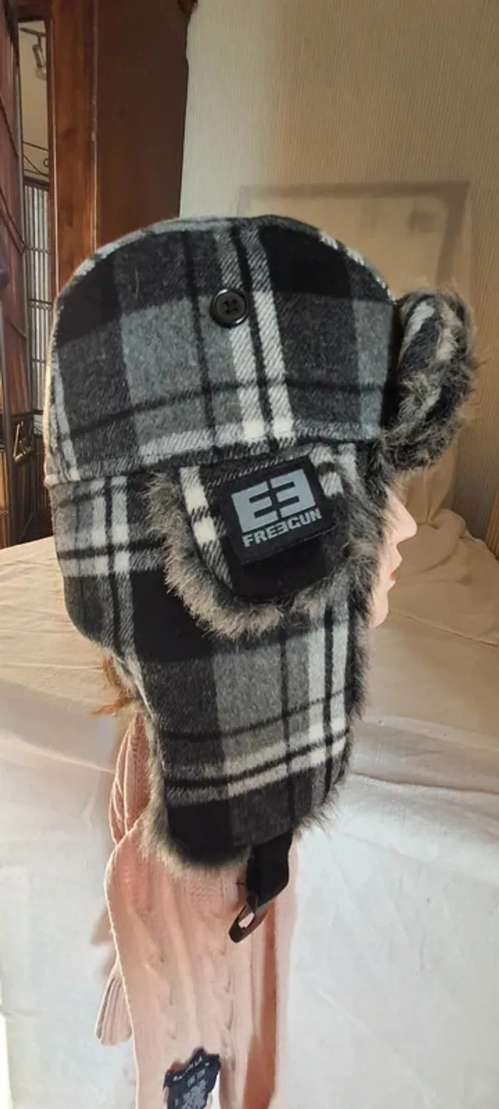 Belle chapka "Freegun" Taille 56 - photo numéro 3